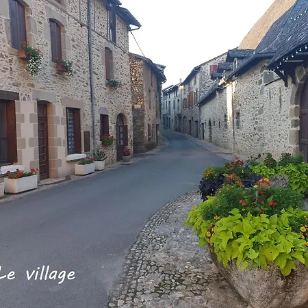 בית נופש Le Du Chemin Rouge Flagnac