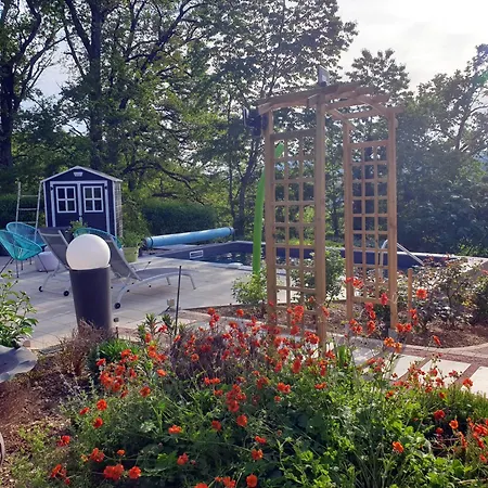 Le Du Chemin Rouge בית נופש Flagnac