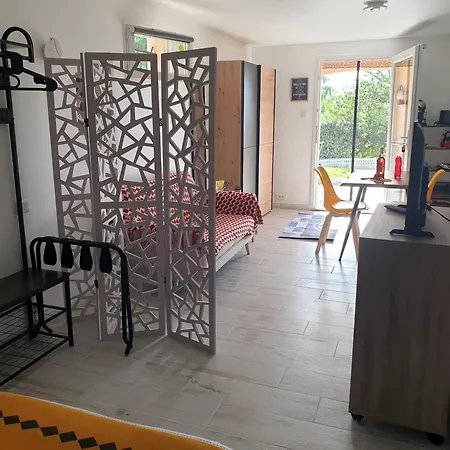 Le Du Chemin Rouge Flagnac