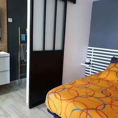 Le Du Chemin Rouge Flagnac