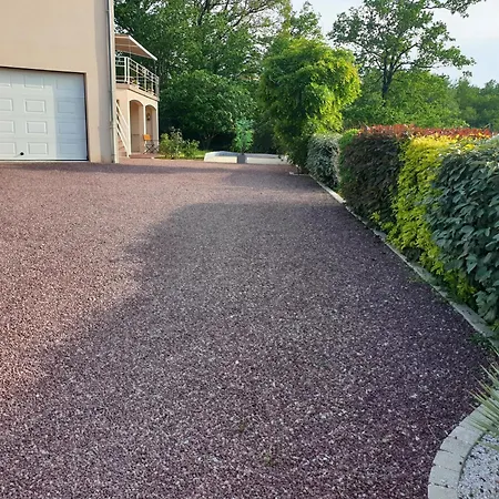 בית נופש Le Du Chemin Rouge *